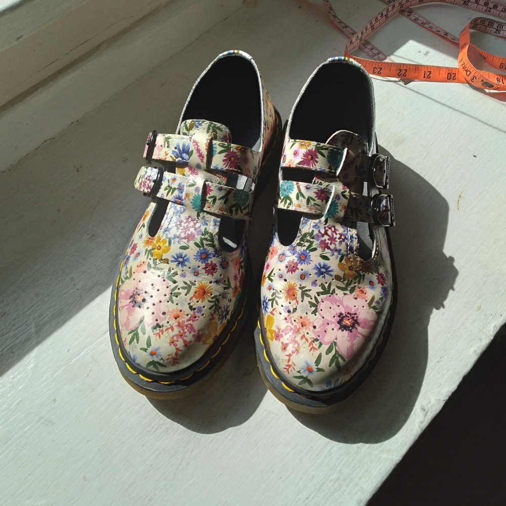 Dr Martend floral Mary janes